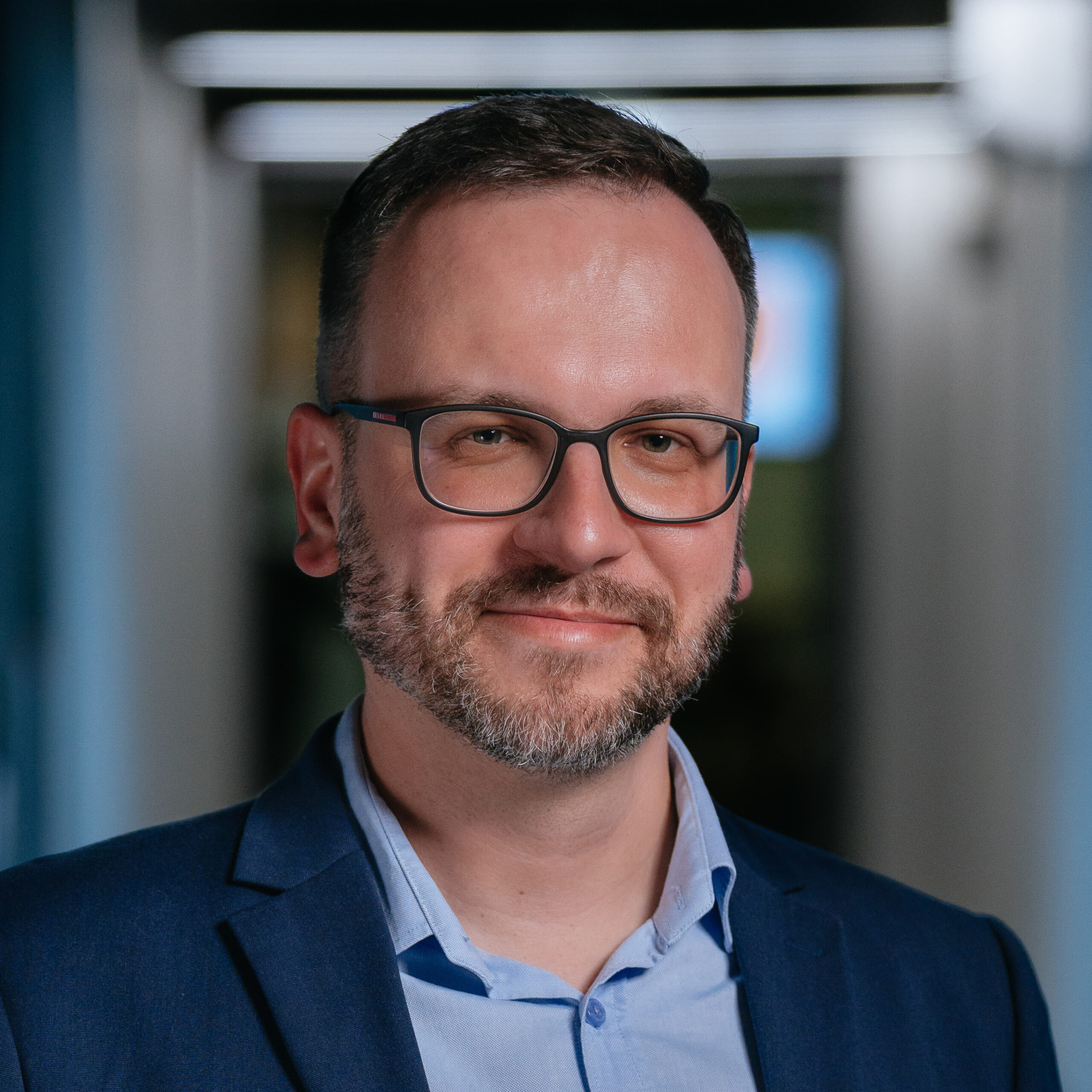 Adam Kuzdraliński headshot